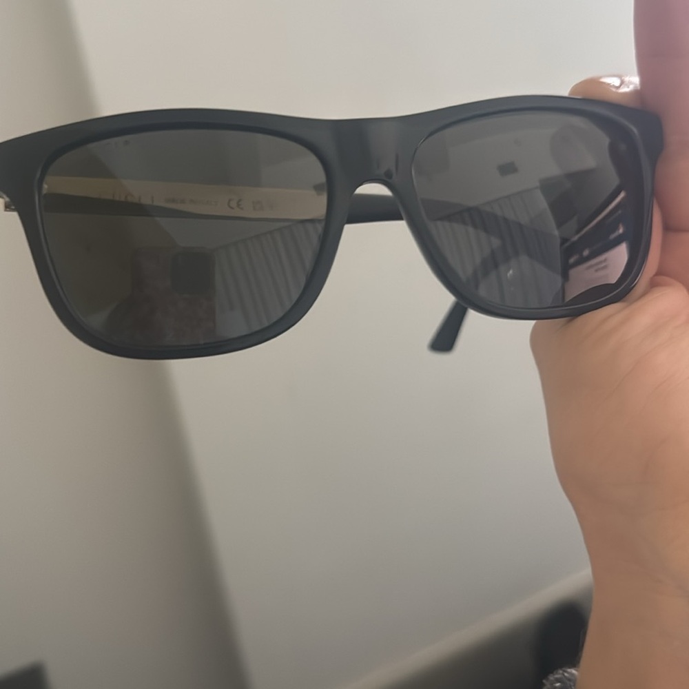Gucci Wayfarer Sunglasses - Picture 13 of 15